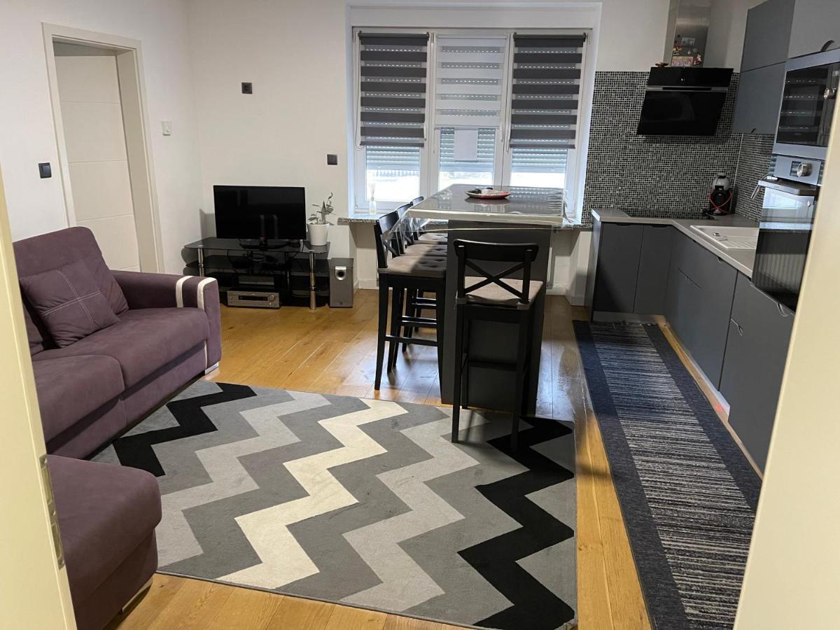 Superbe appartement au RDC avec parking gratuit Villerupt Extérieur photo